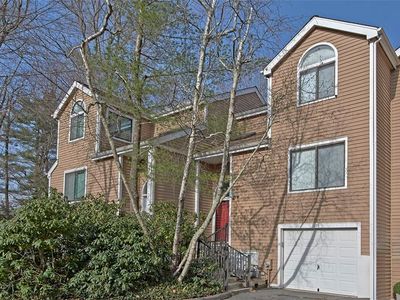 129 Bayberry Close, Chappaqua NY